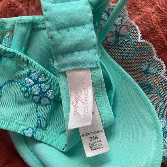 VS bra bundle - Picture 5 of 12